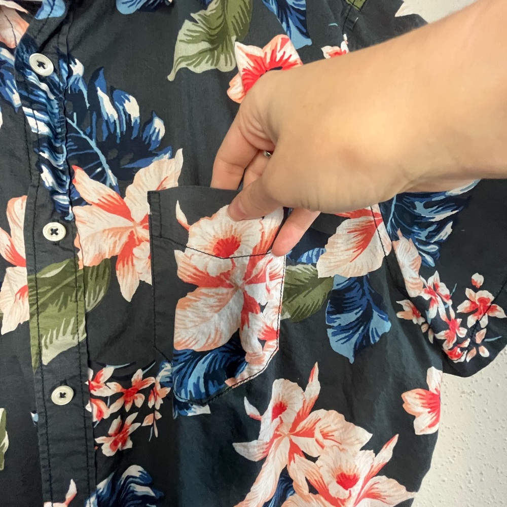 Aeropostale button up shirt - Picture 4 of 7